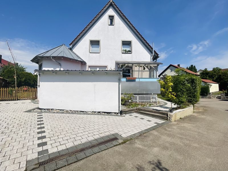 Viel Platz für Ihre Ideen: Doppelhaus mit 5,5 Zimmern in Gaildorf